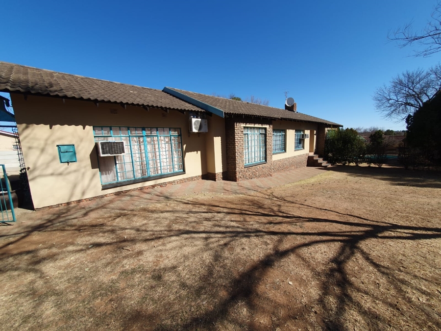 To Let 3 Bedroom Property for Rent in Virginia Free State